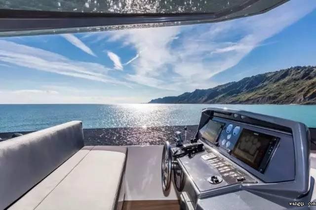 意大利豪華游艇法拉帝850